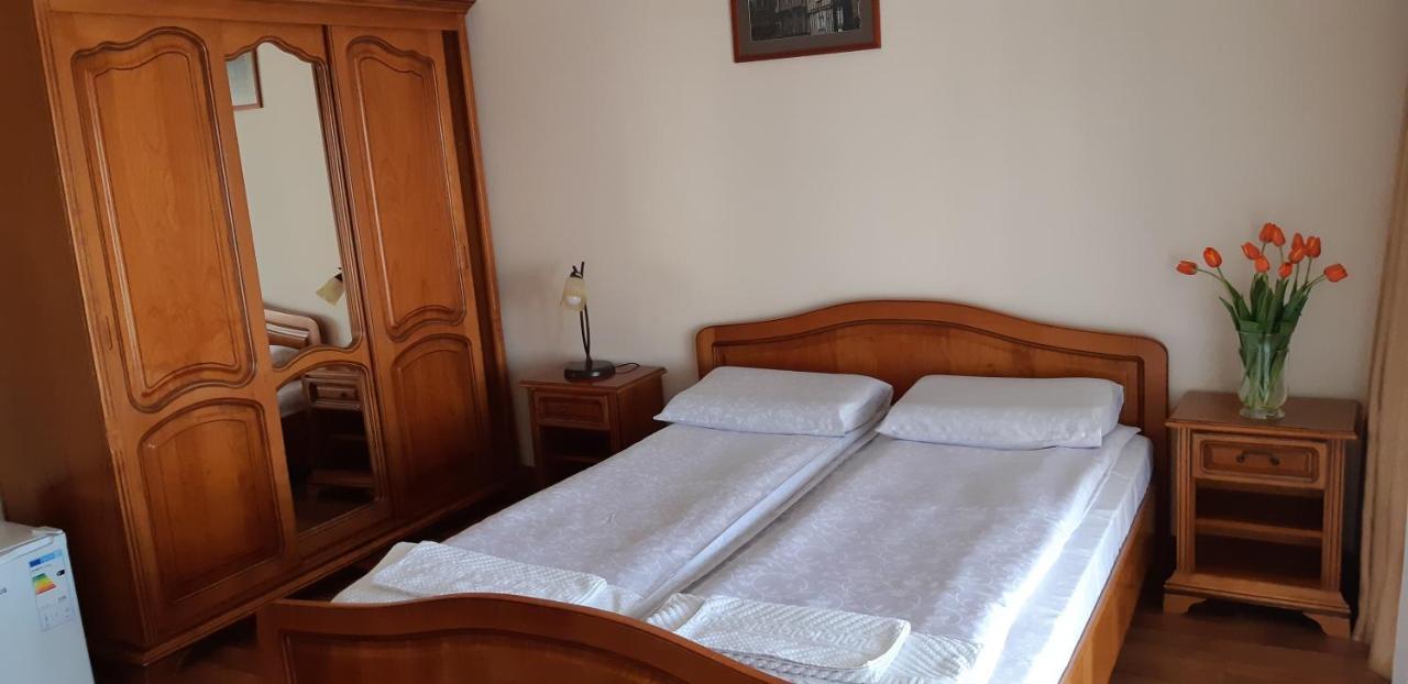 Pensiunea Normandia Timişoara Exterior foto